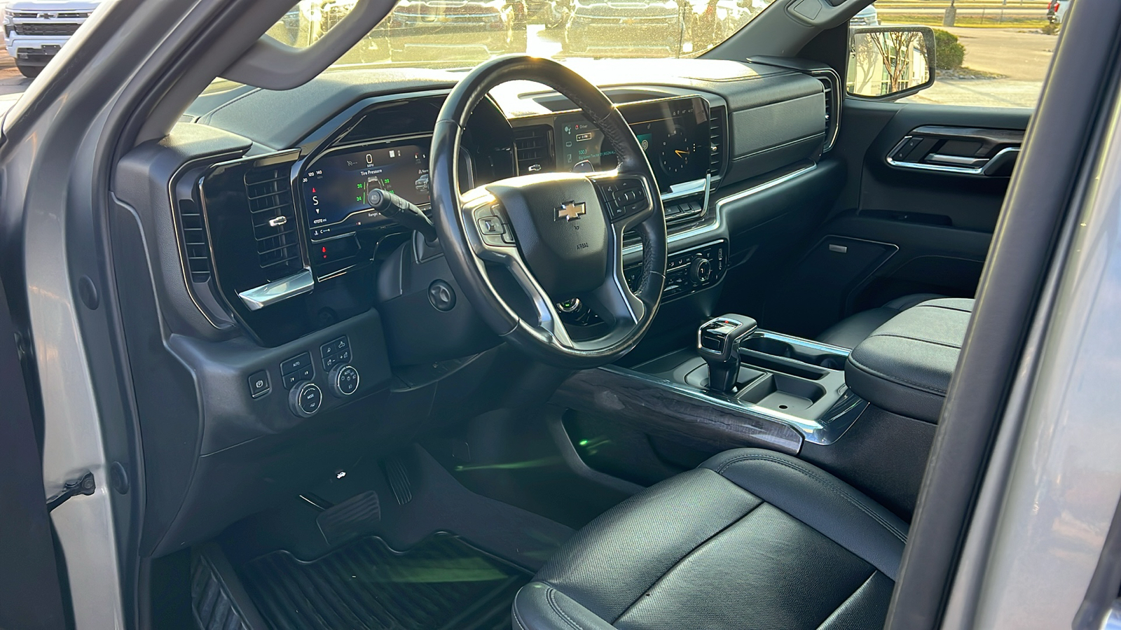 2023 Chevrolet Silverado 1500 LTZ 24