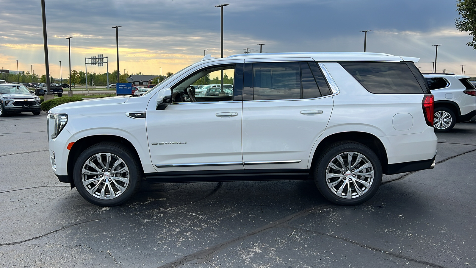 2022 GMC Yukon Denali 2