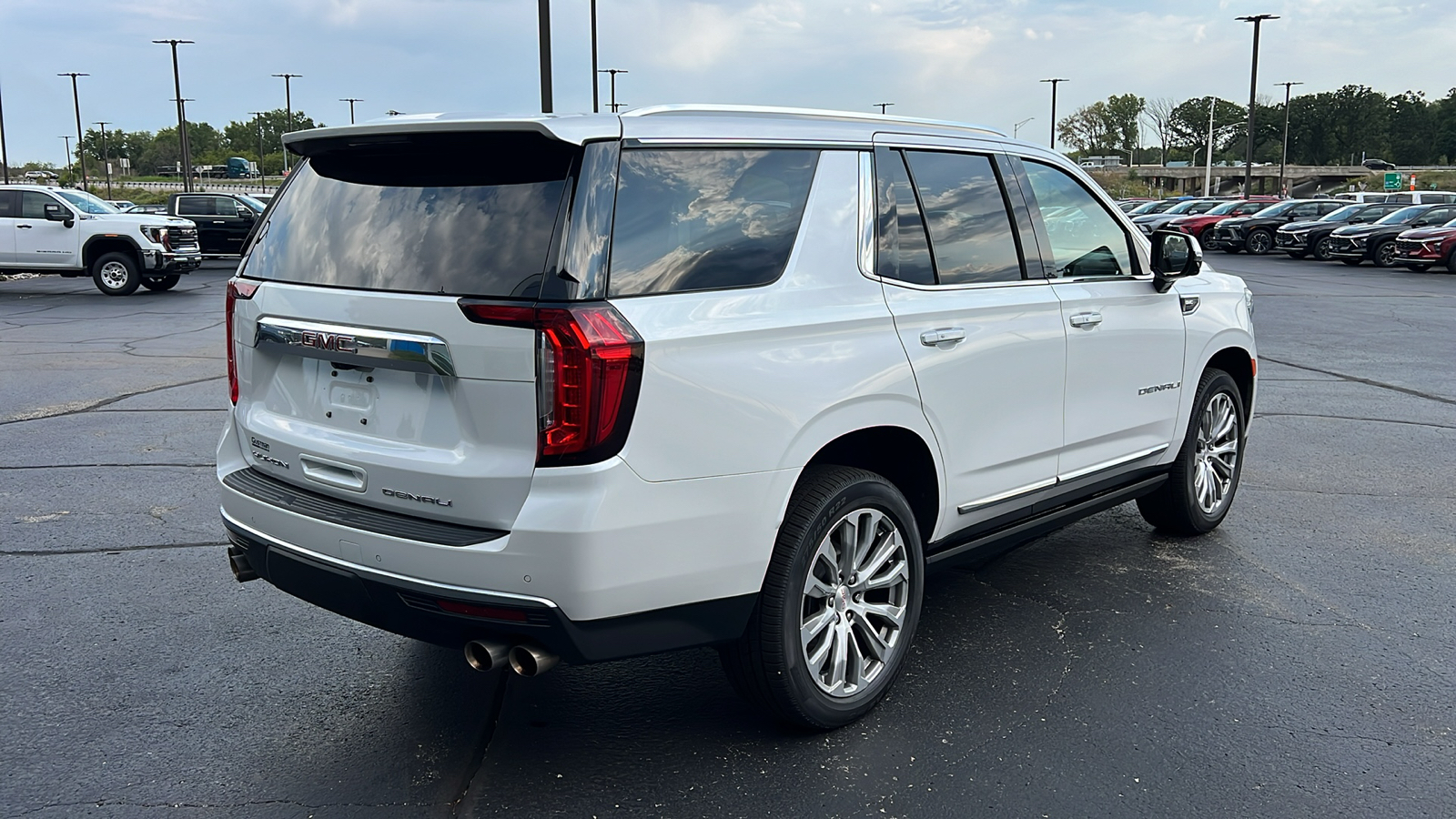 2022 GMC Yukon Denali 5