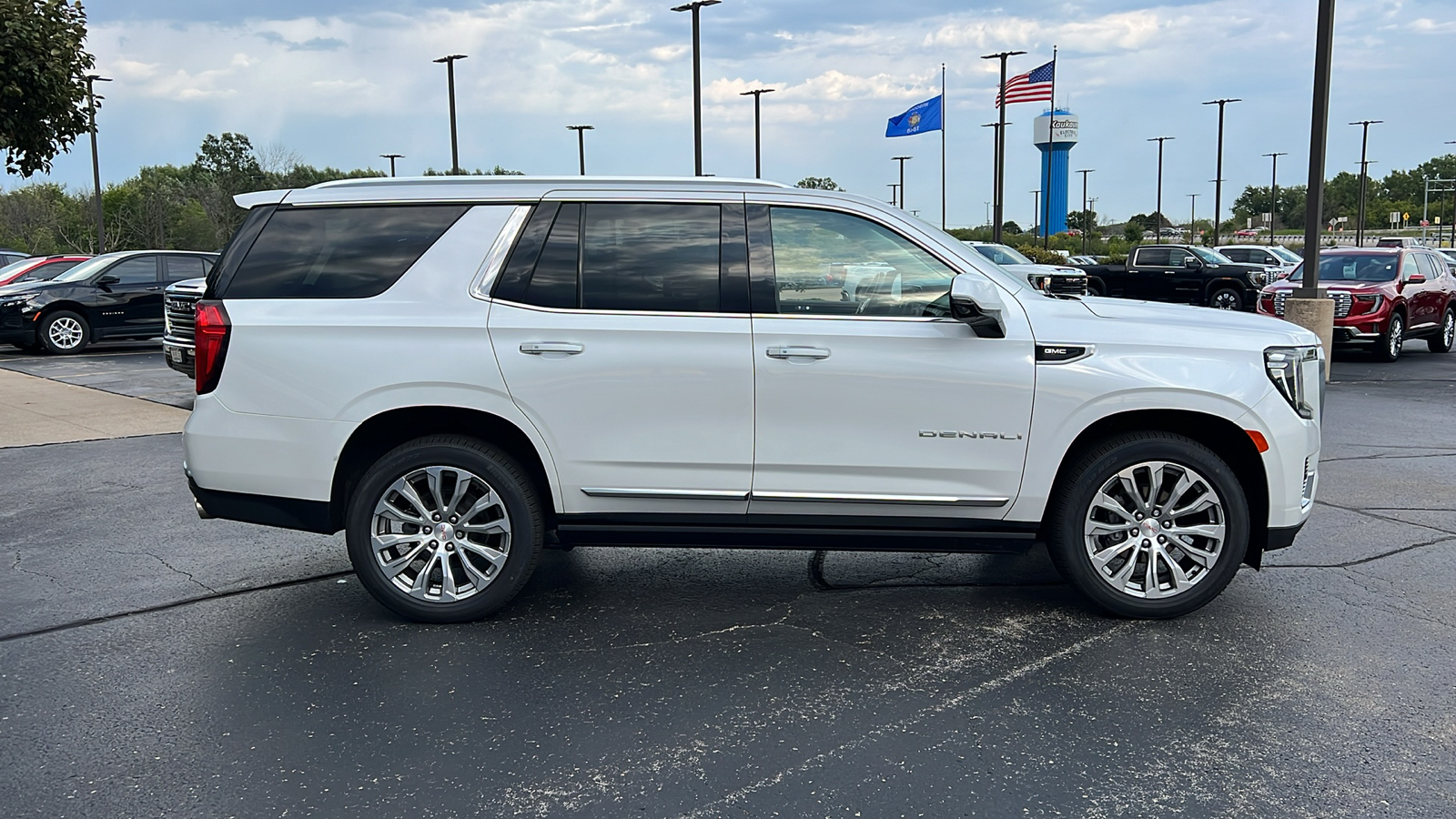 2022 GMC Yukon Denali 6