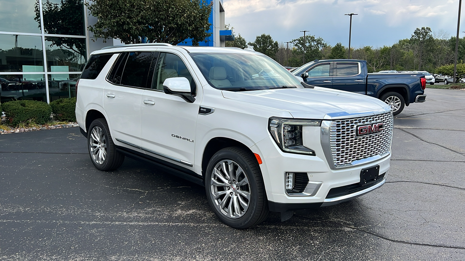 2022 GMC Yukon Denali 7