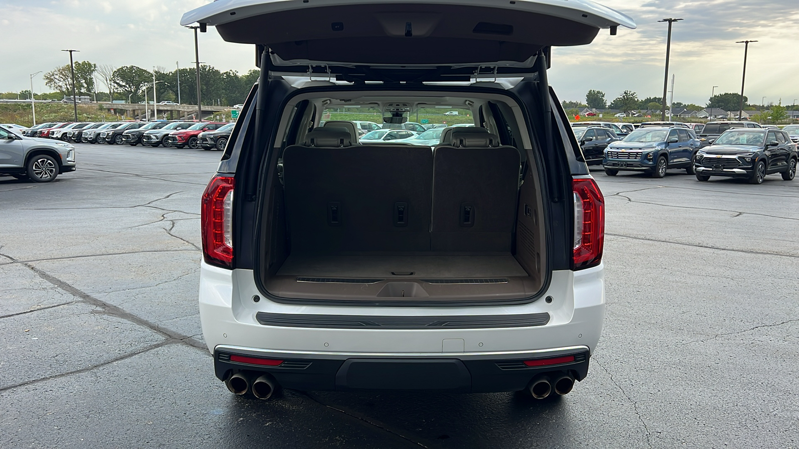 2022 GMC Yukon Denali 30