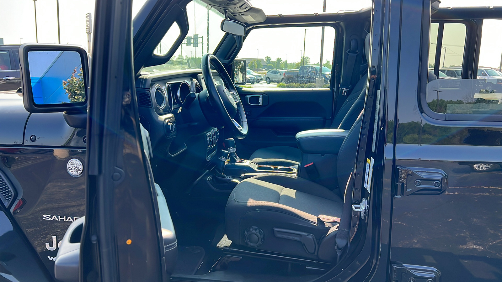 2019 Jeep Wrangler Unlimited SAHA 25