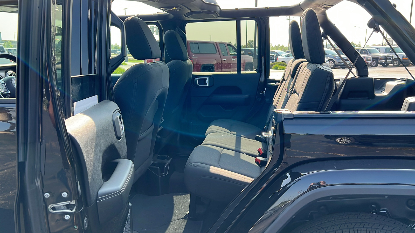 2019 Jeep Wrangler Unlimited SAHA 27
