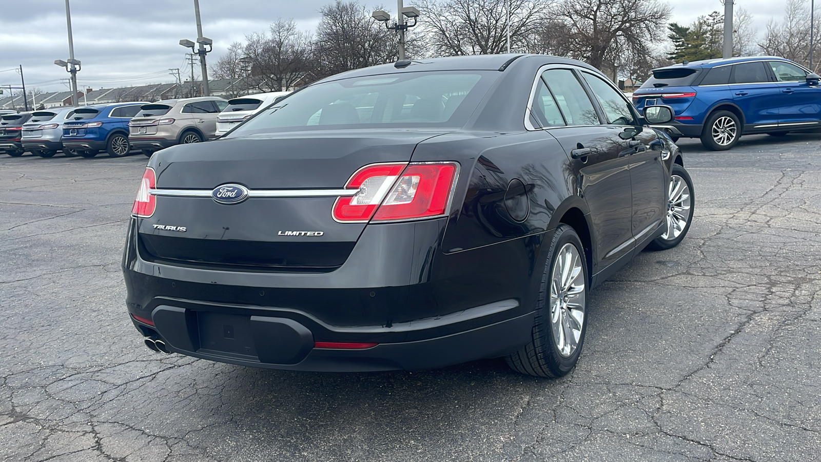 2010 Ford Taurus Limited 4