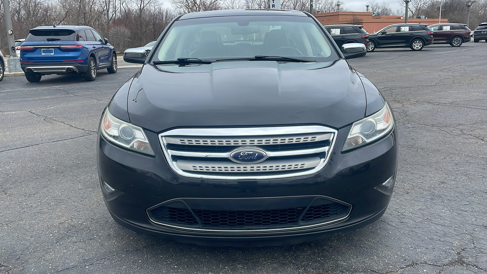 2010 Ford Taurus Limited 27