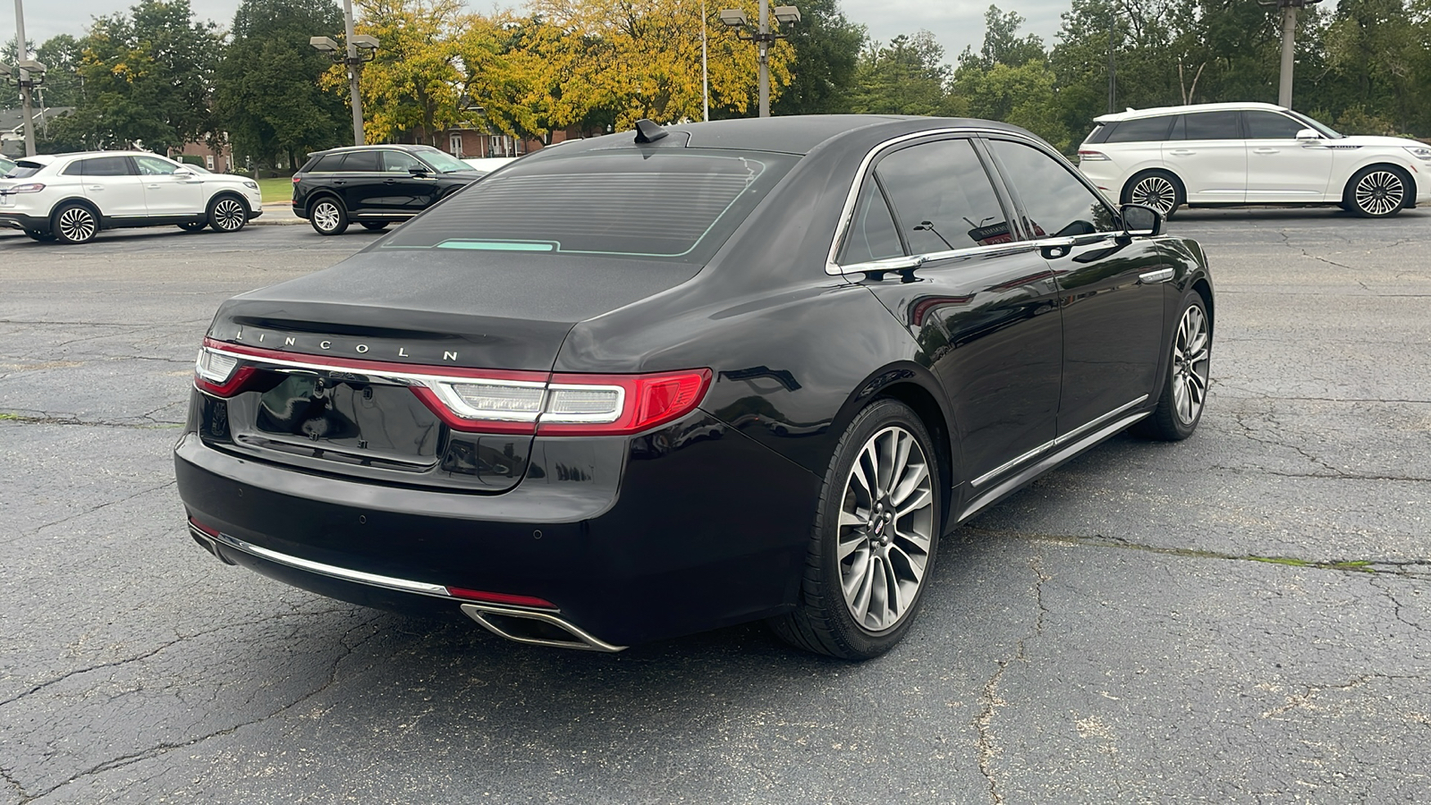 2019 Lincoln Continental Select 4