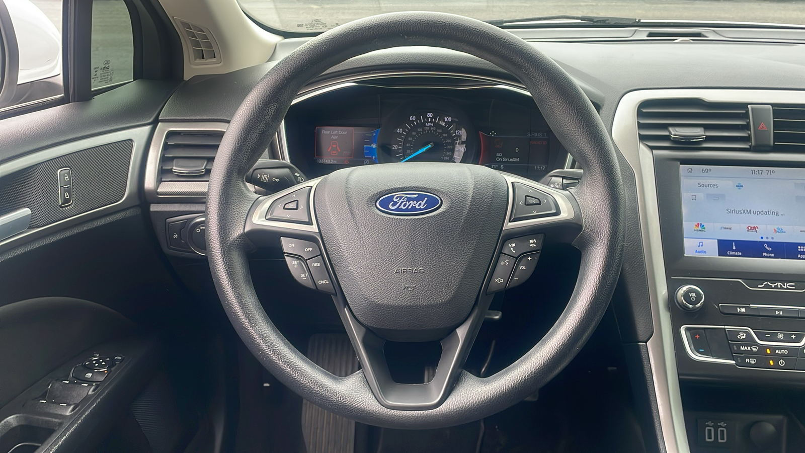 2020 Ford Fusion SE 15