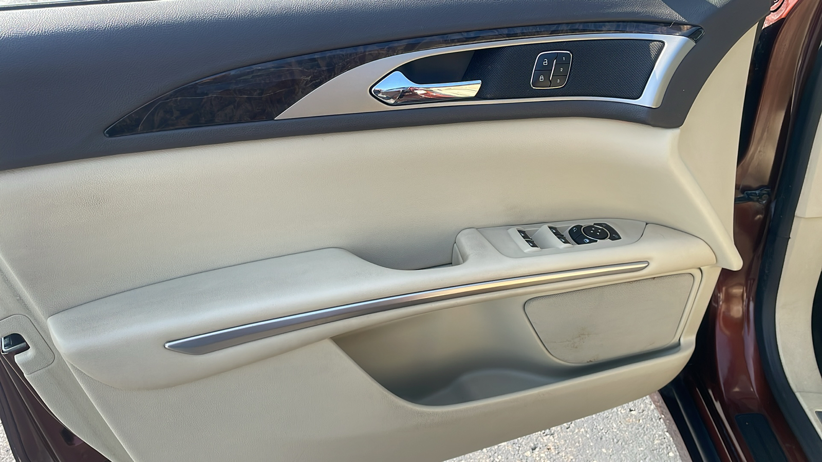 2015 Lincoln MKZ Base 8