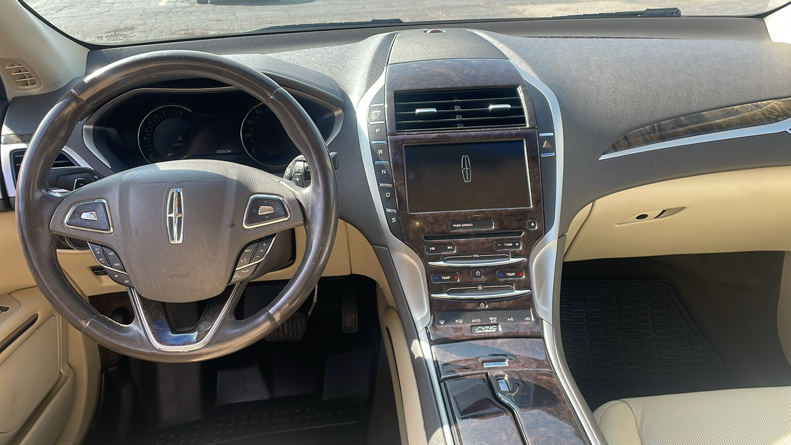 2015 Lincoln MKZ Base 13