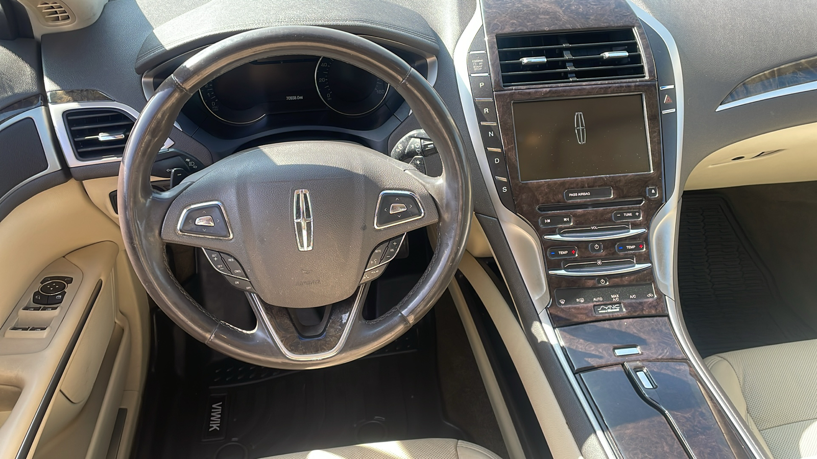 2015 Lincoln MKZ Base 14