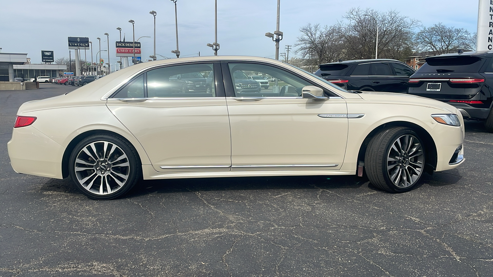 2018 Lincoln Continental Reserve 3