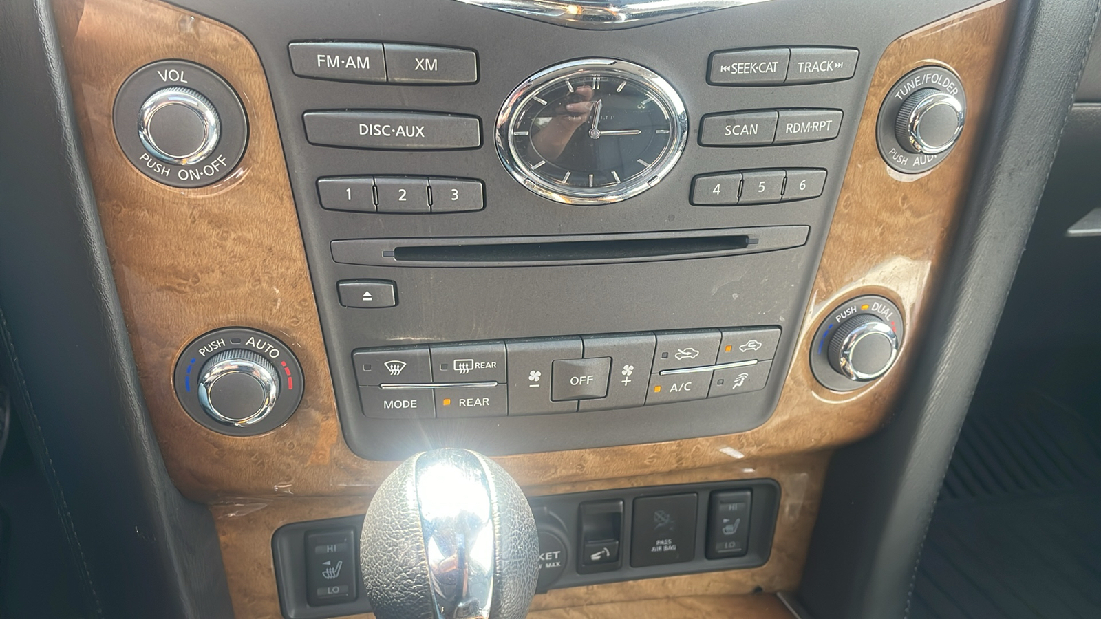 2014 INFINITI QX80 Base 22