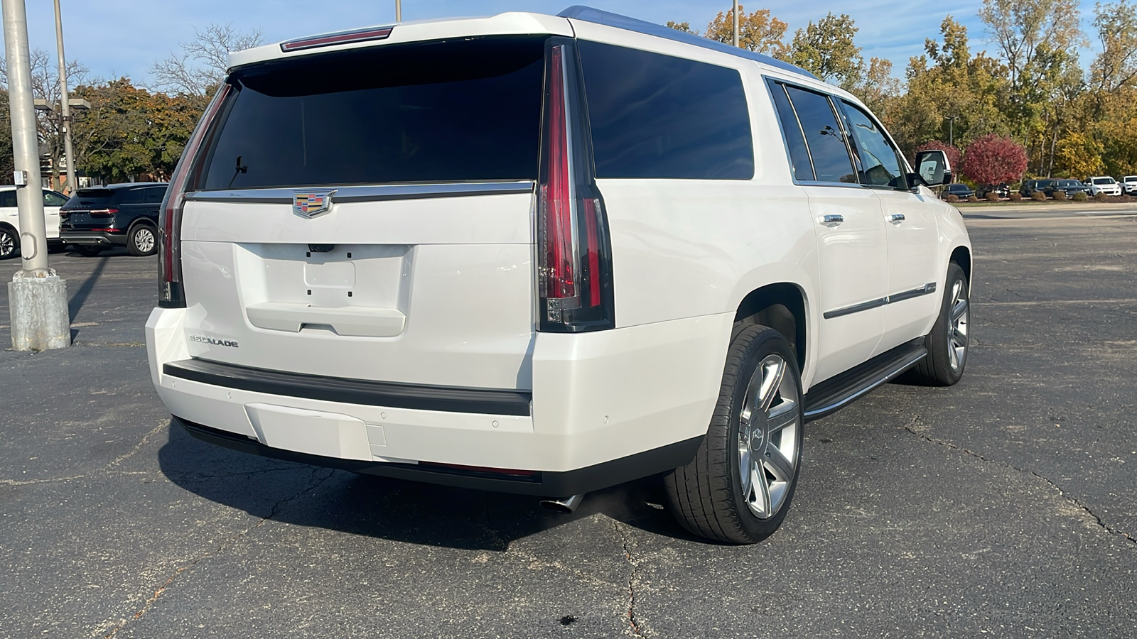 2017 Cadillac Escalade ESV Luxury 4