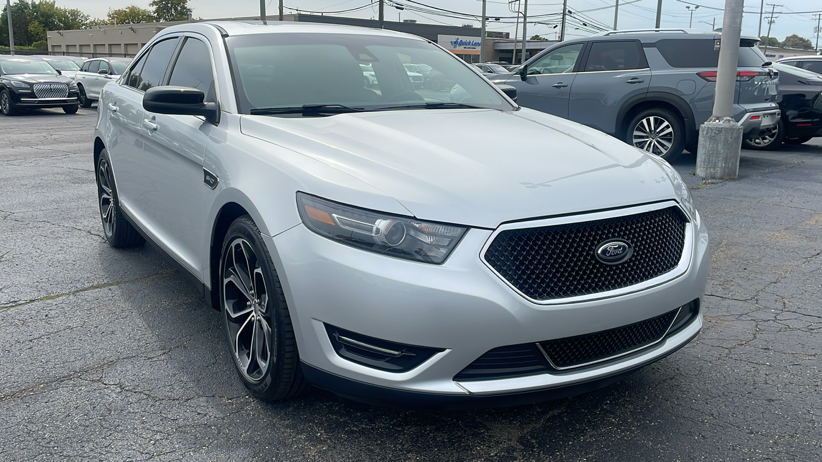 2017 Ford Taurus SHO 2