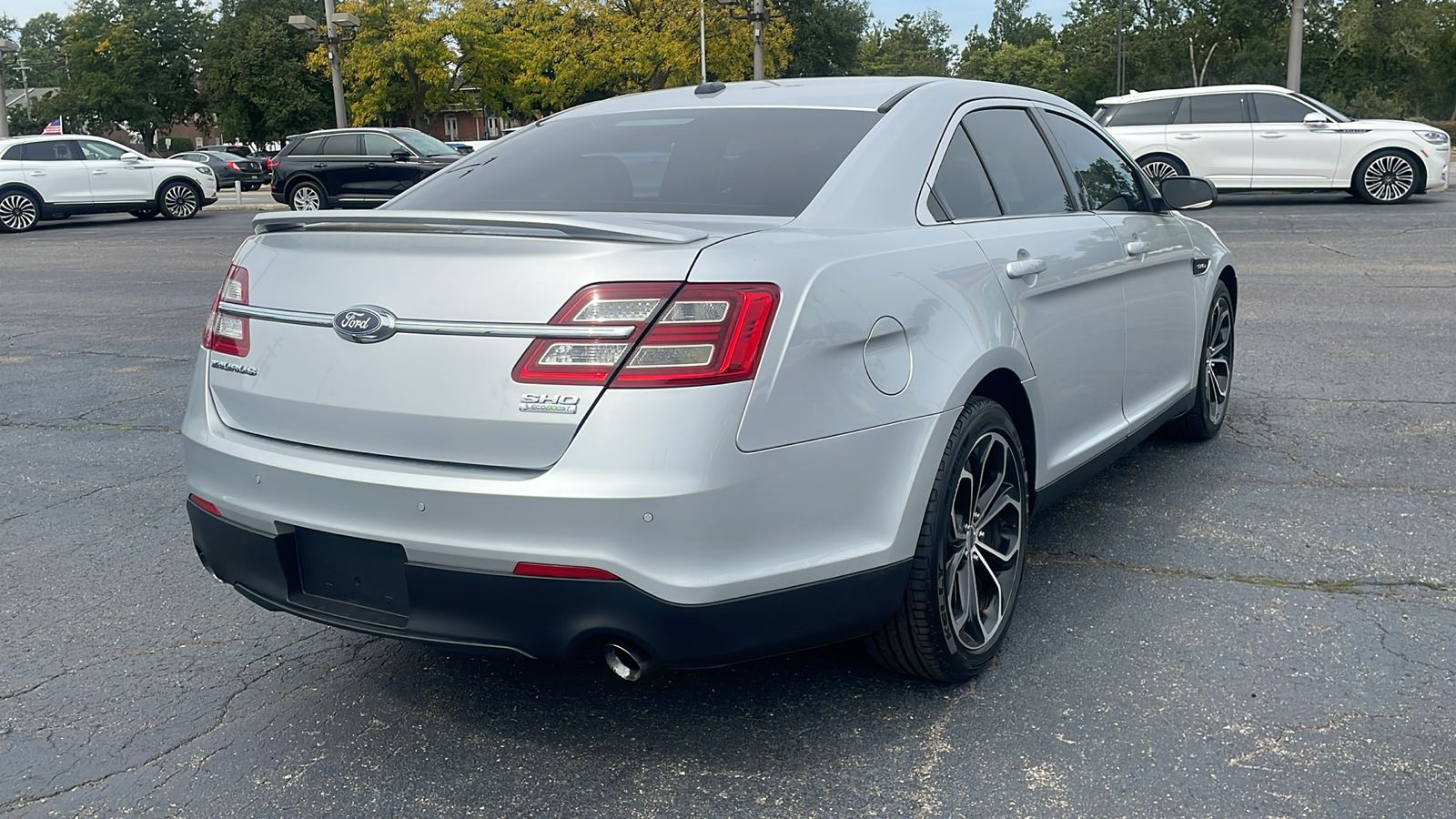 2017 Ford Taurus SHO 4