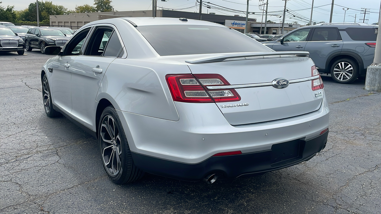 2017 Ford Taurus SHO 5