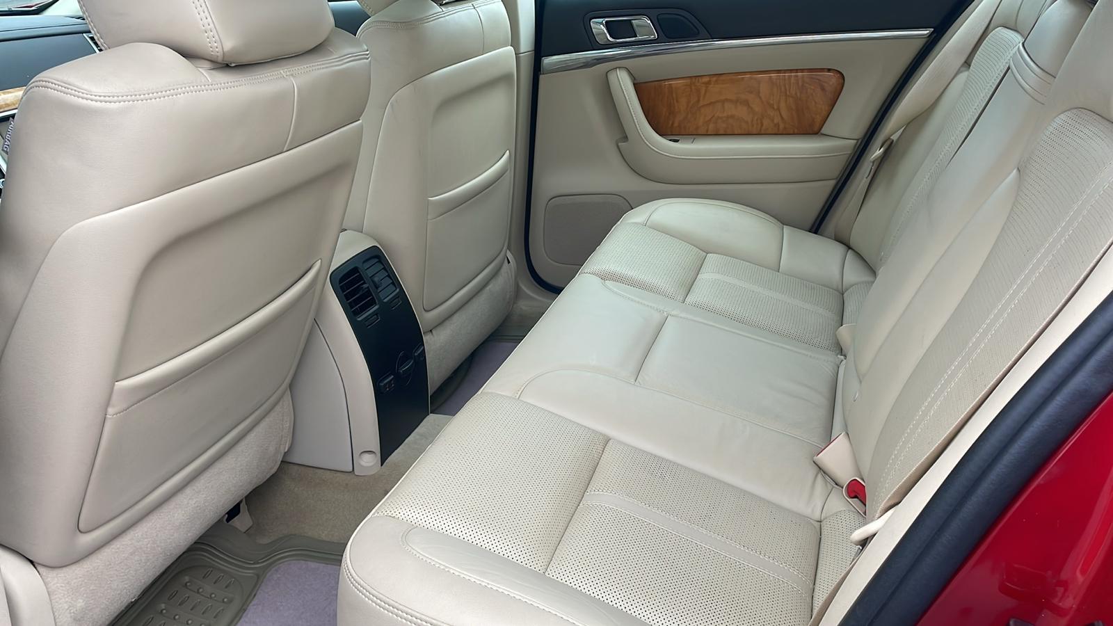 2012 Lincoln MKS Base 27