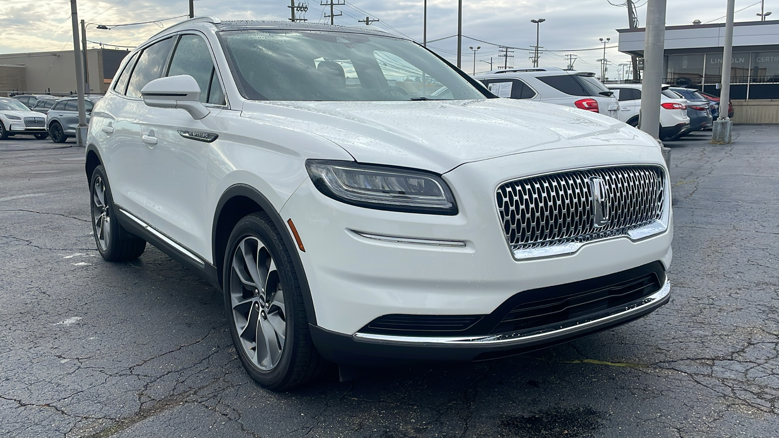 2022 Lincoln Nautilus Reserve 2