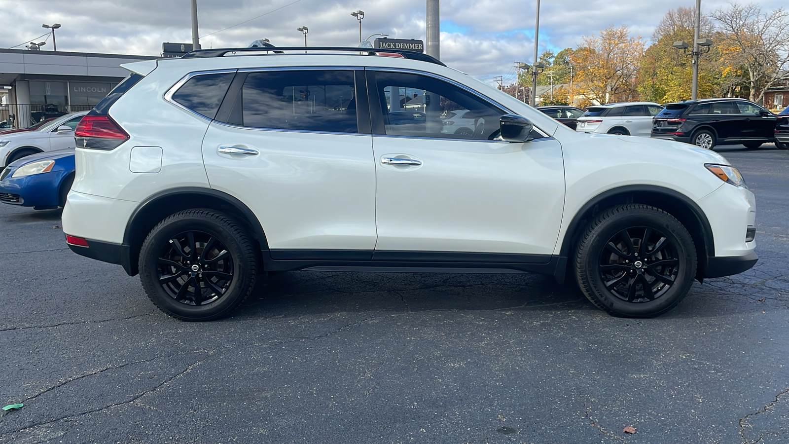 2017 Nissan Rogue S 3