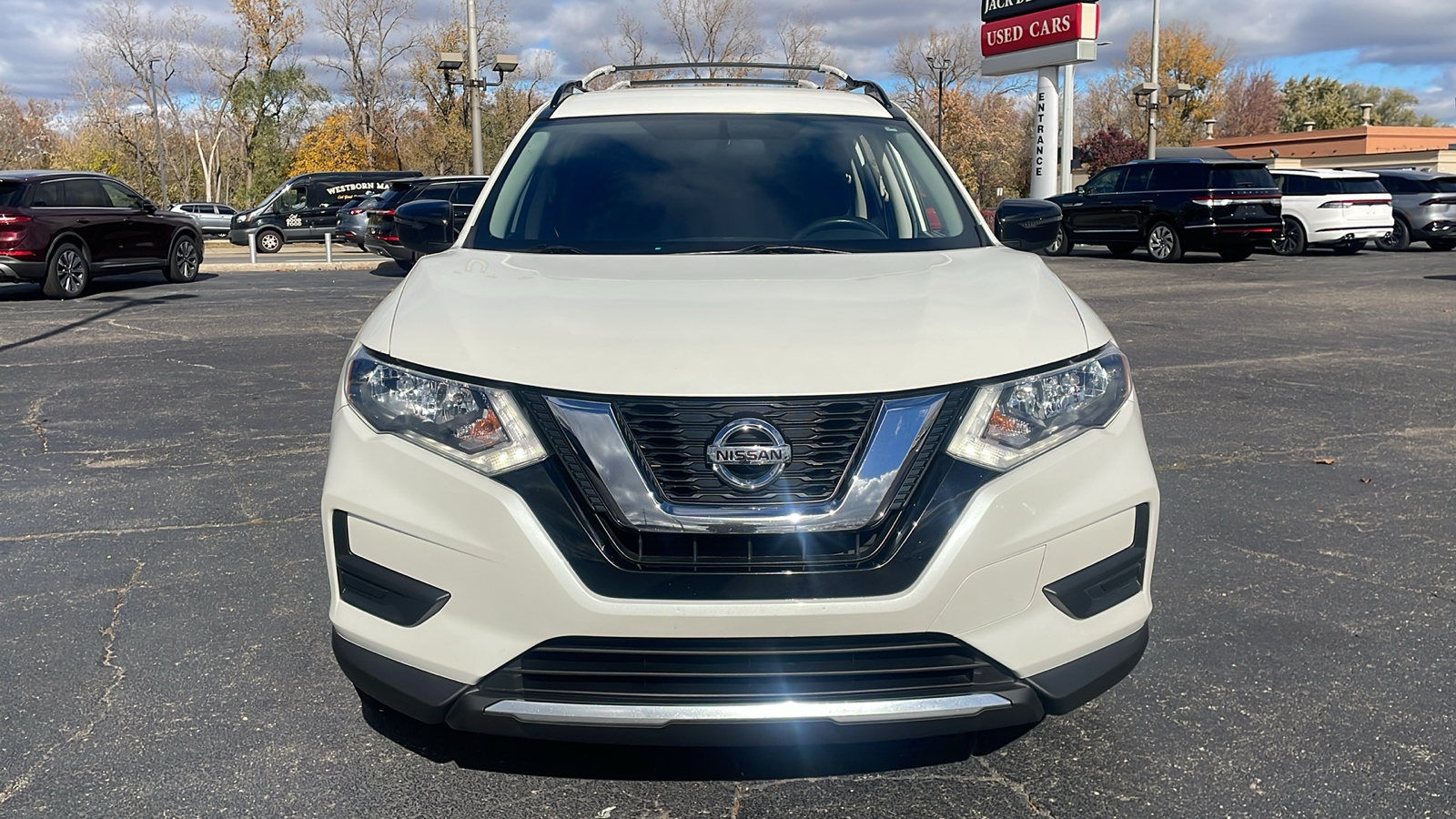 2017 Nissan Rogue SV 30