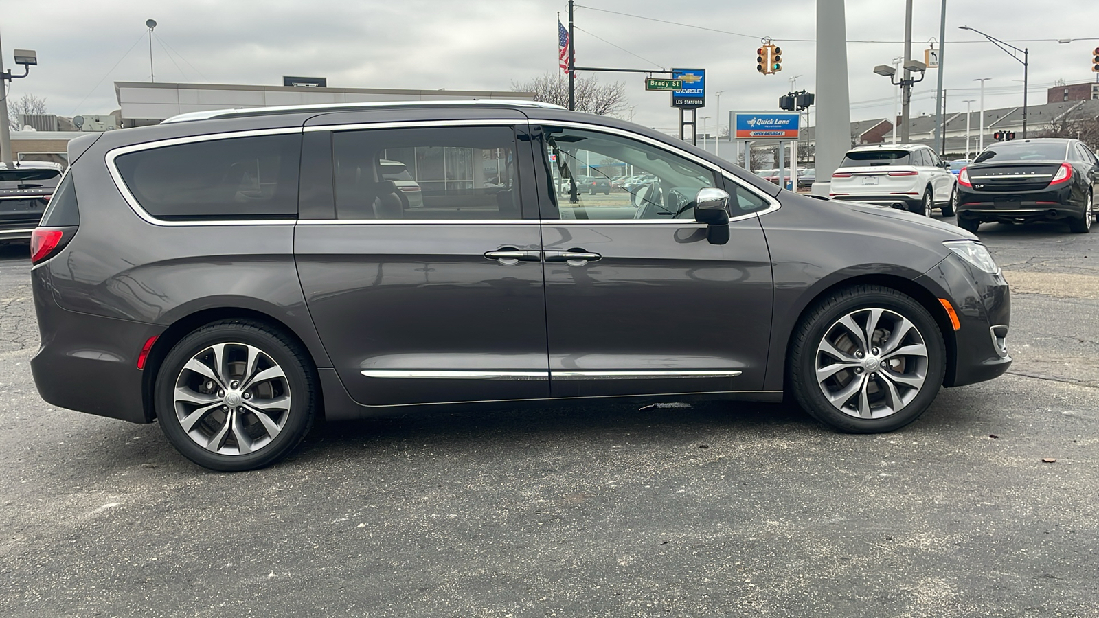 2018 Chrysler Pacifica Limited 3