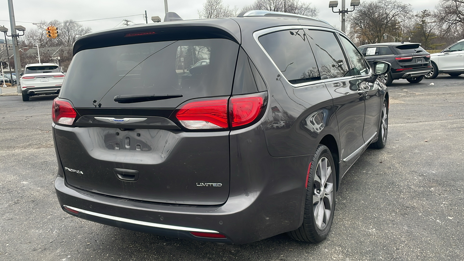 2018 Chrysler Pacifica Limited 4