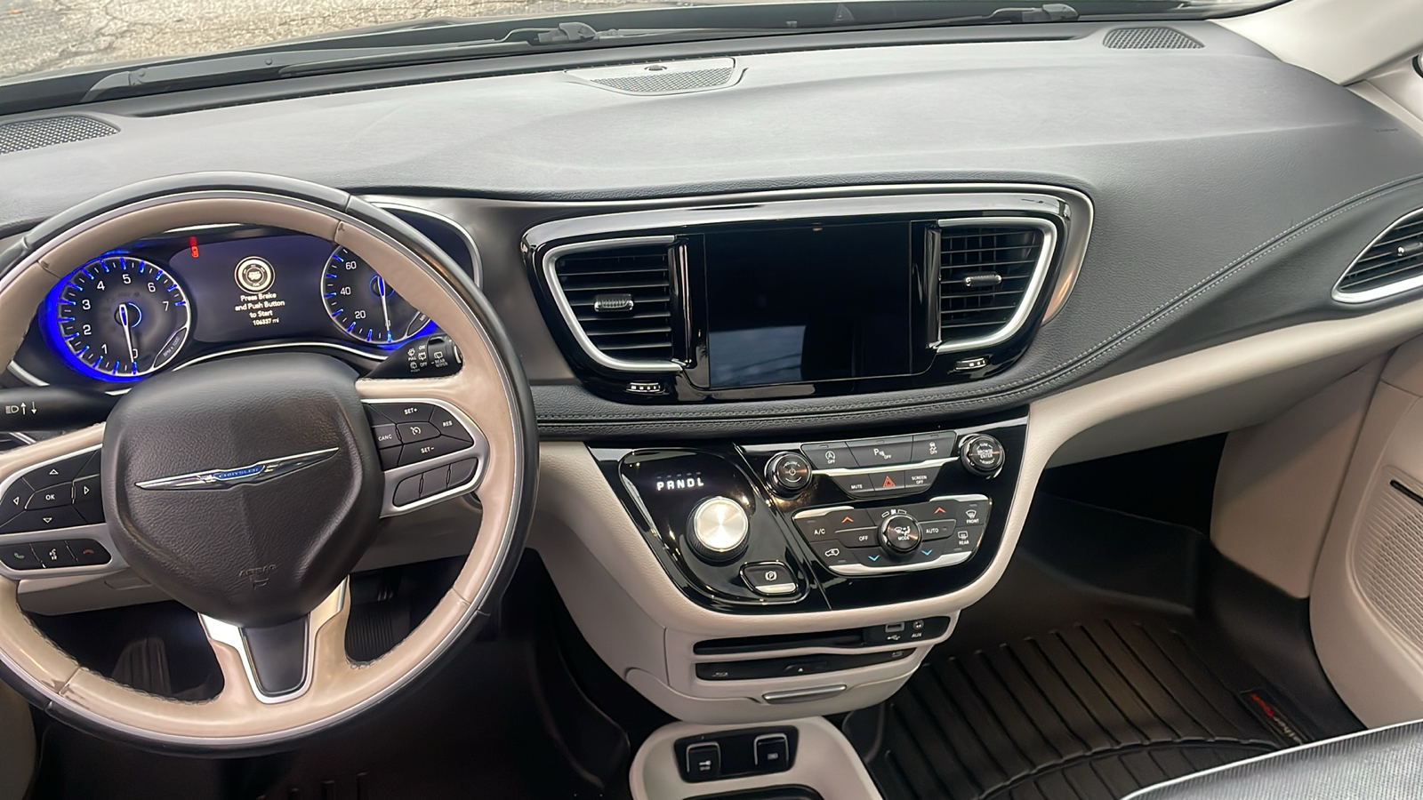 2018 Chrysler Pacifica Limited 12