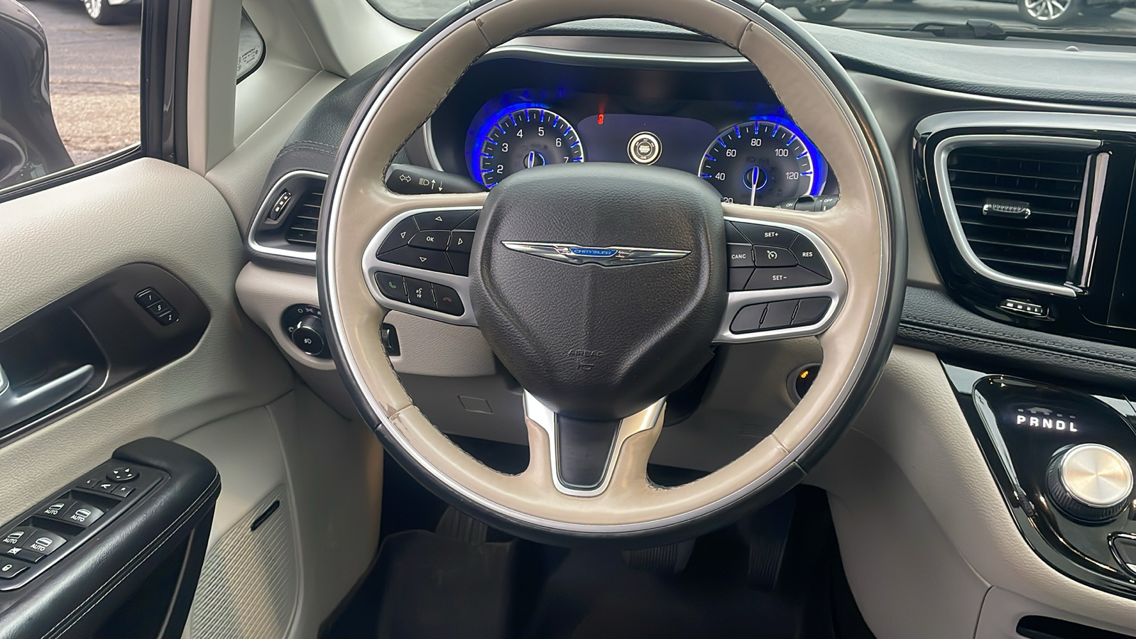 2018 Chrysler Pacifica Limited 14