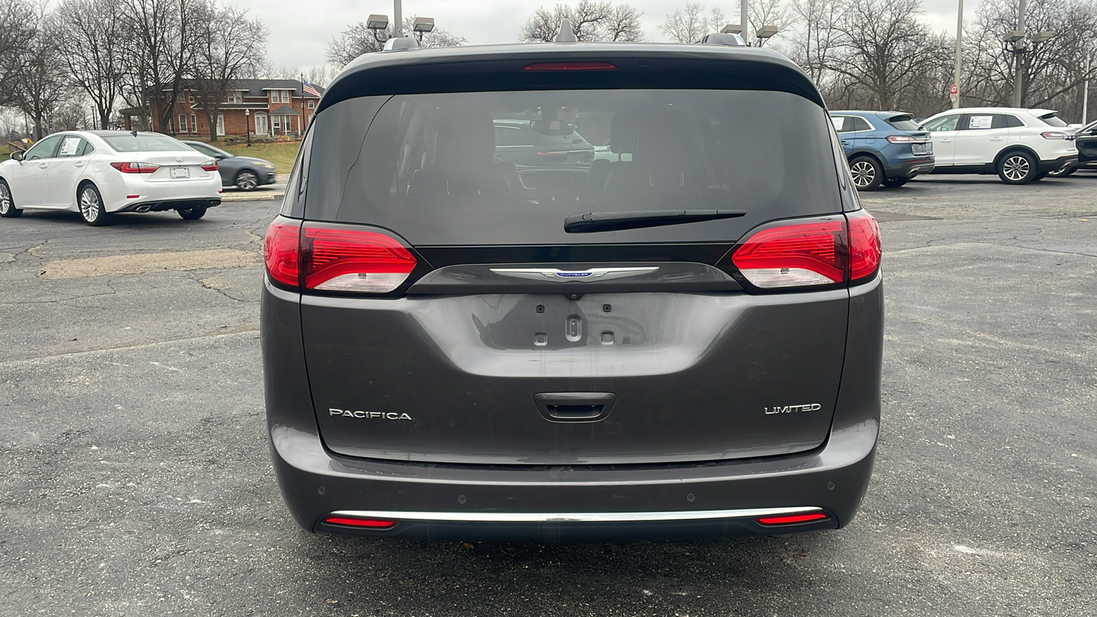 2018 Chrysler Pacifica Limited 33