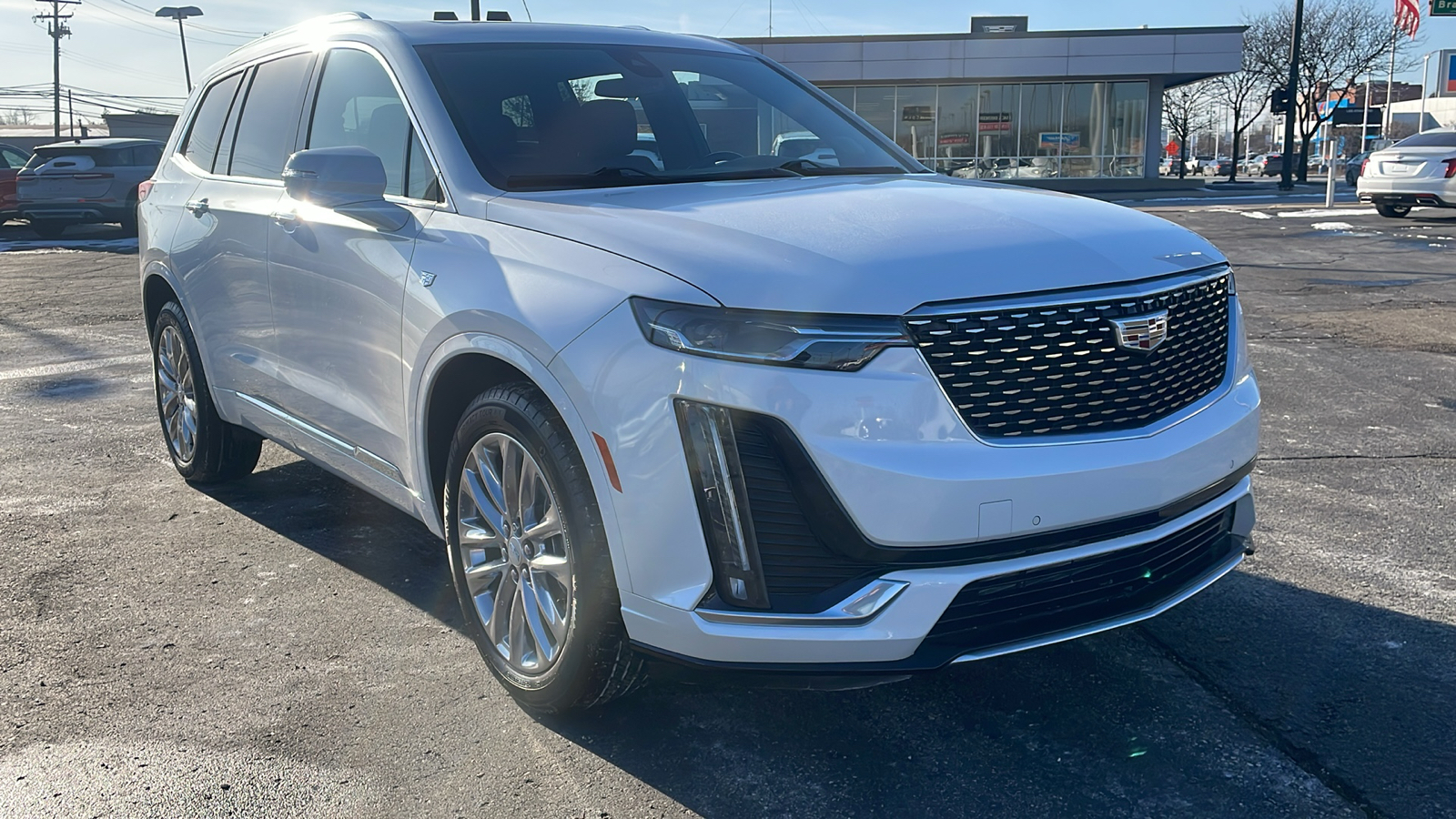 2023 Cadillac XT6 Premium Luxury 2