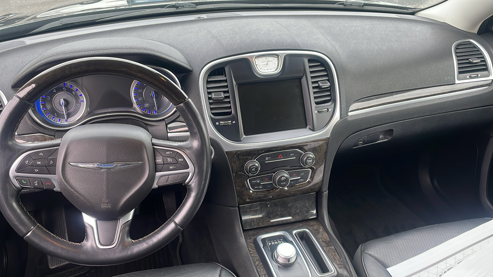 2015 Chrysler 300 C 12