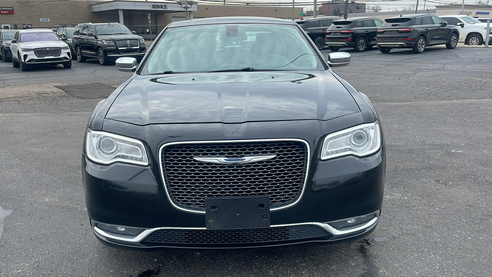 2015 Chrysler 300 C 31