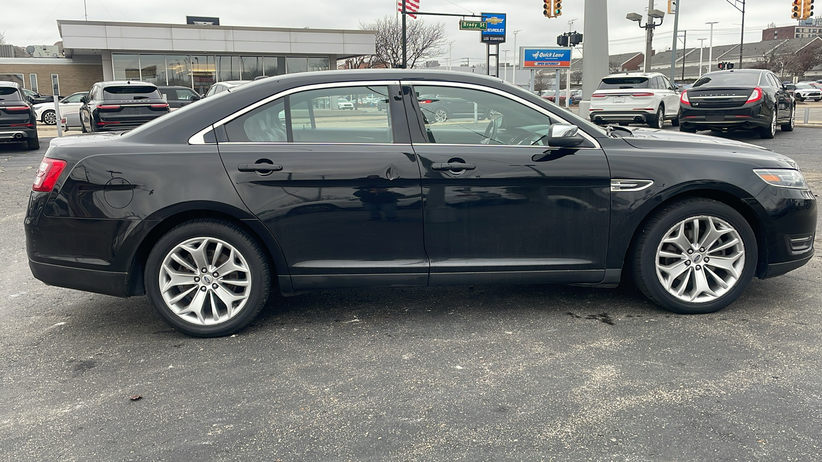 2019 Ford Taurus Limited 3