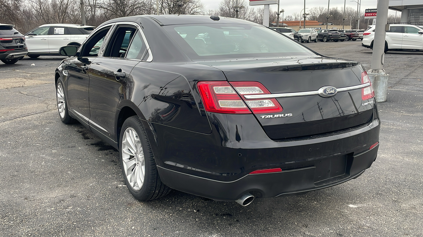 2019 Ford Taurus Limited 5