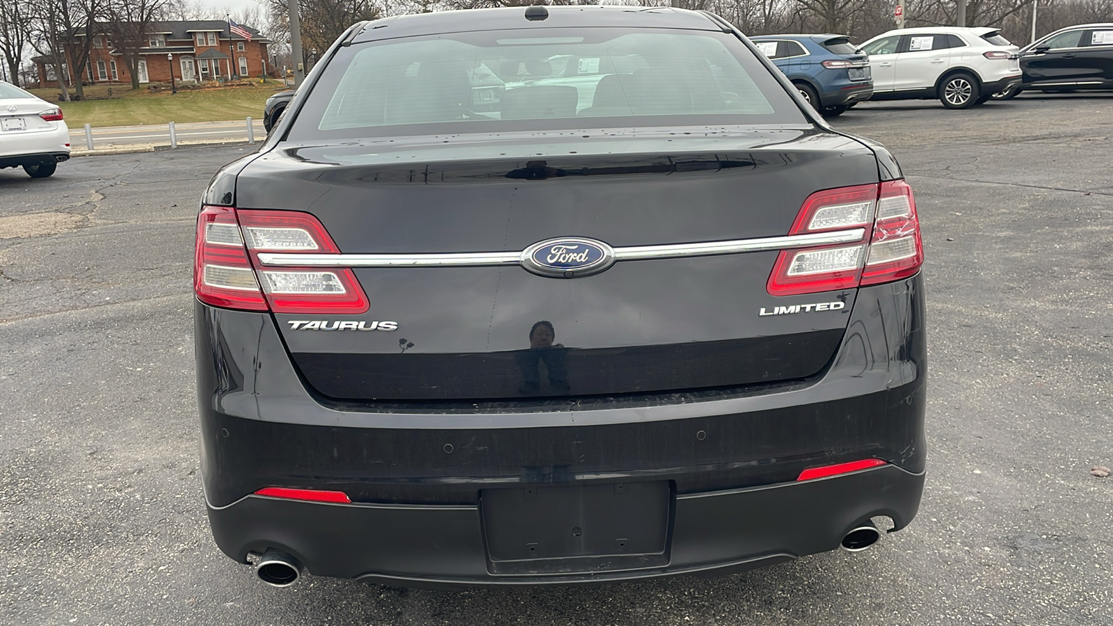 2019 Ford Taurus Limited 27