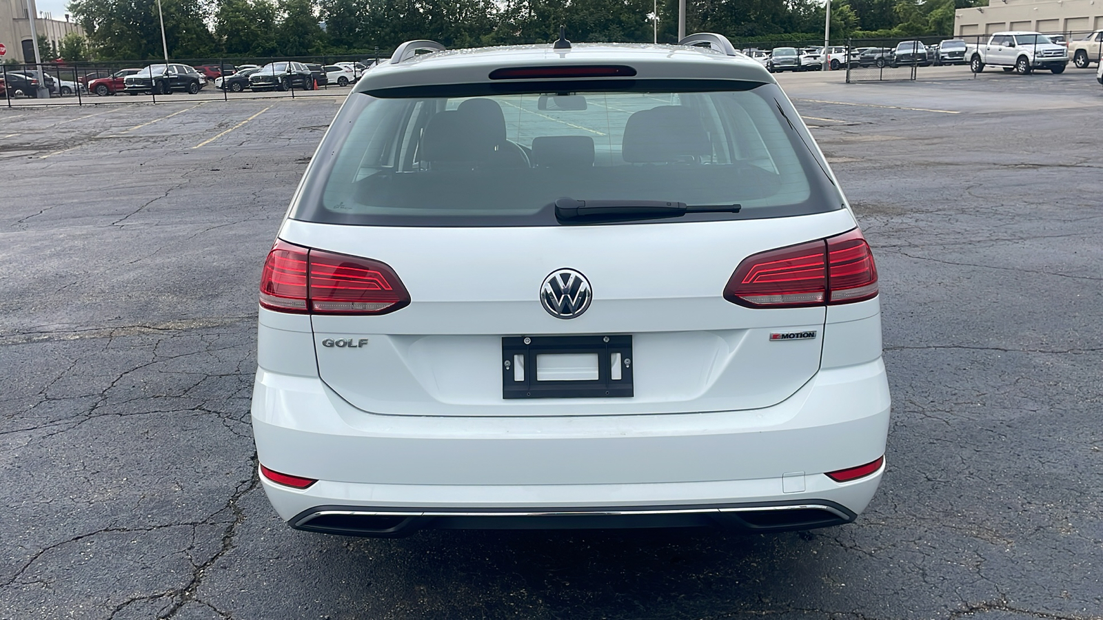 2019 Volkswagen Golf SportWagen S 31