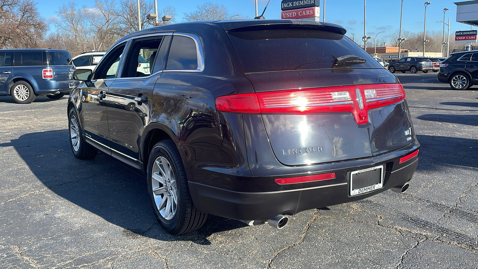 2018 Lincoln MKT Livery 5