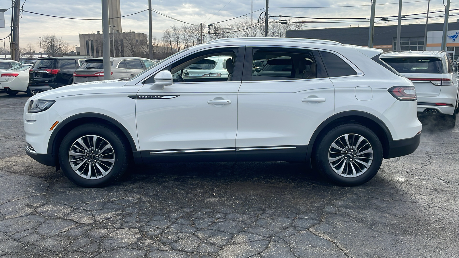 2021 Lincoln Nautilus Standard 6