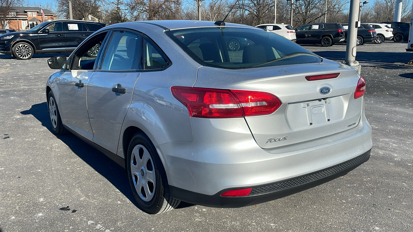 2016 Ford Focus S 4