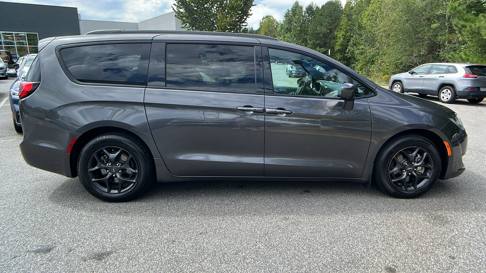 2019 Chrysler Pacifica Touring L Plus 4