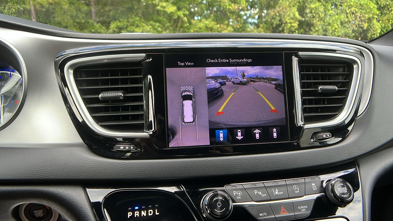 2019 Chrysler Pacifica Touring L Plus 28