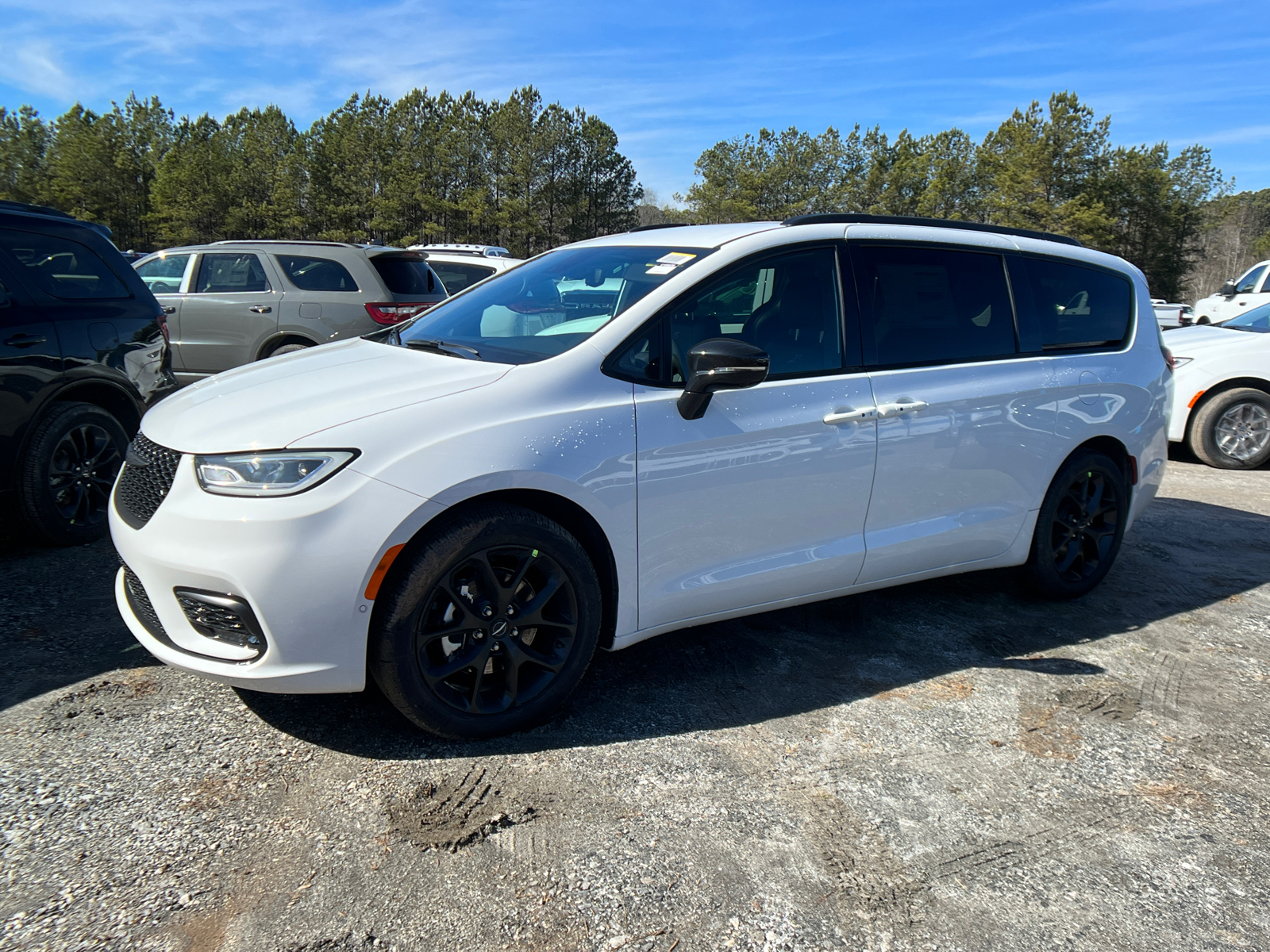 2024 Chrysler Pacifica Touring L 1