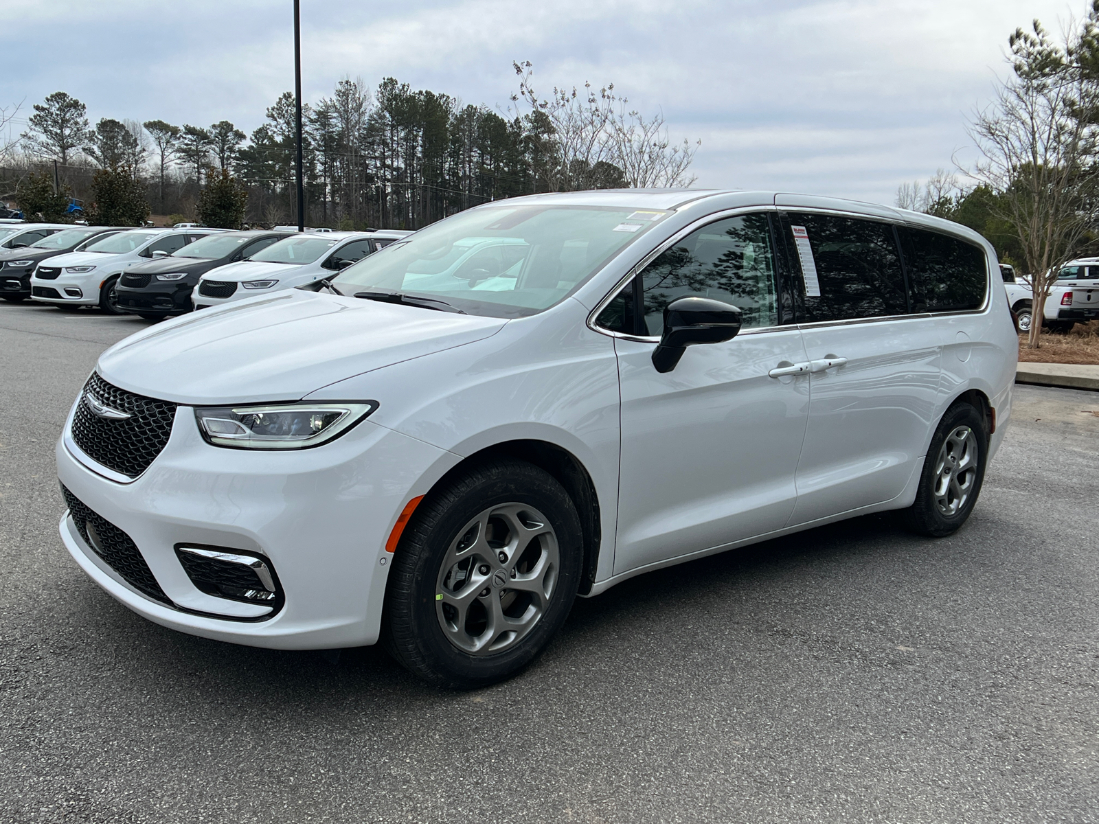 2024 Chrysler Pacifica Limited 1