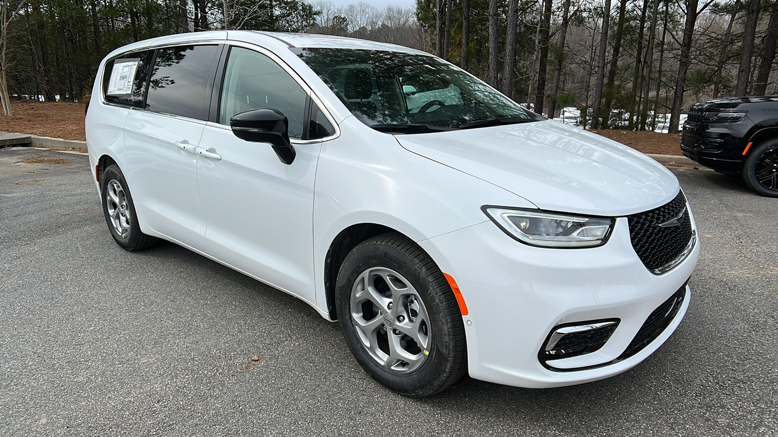 2024 Chrysler Pacifica Limited 3