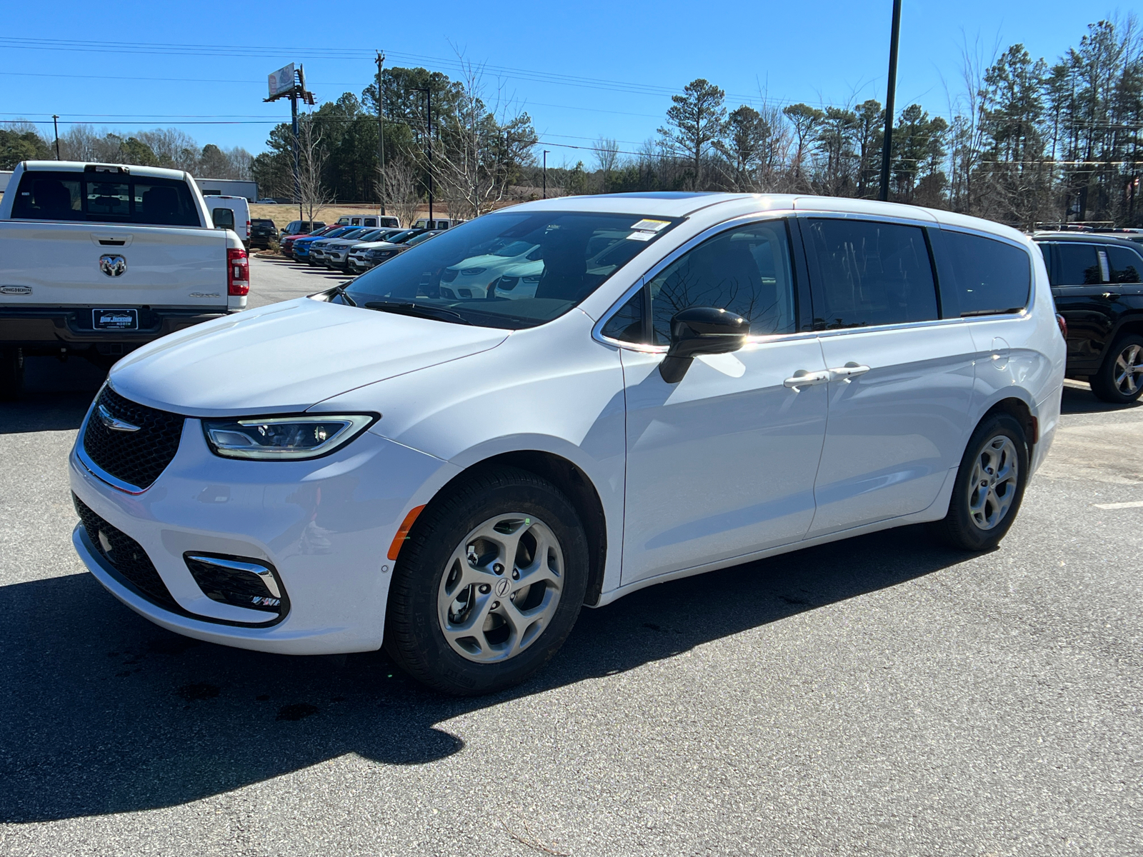 2024 Chrysler Pacifica Limited 1