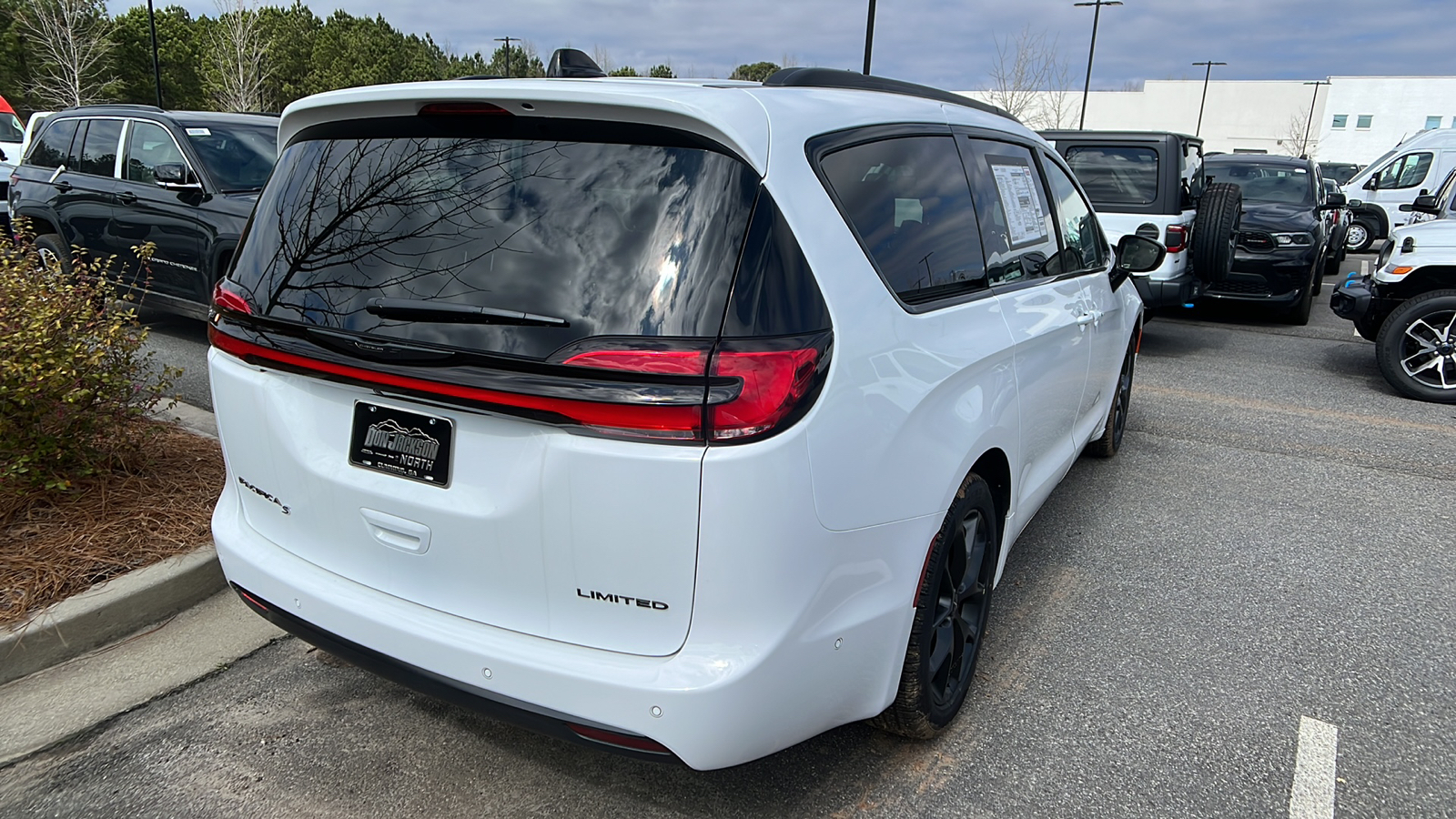 2024 Chrysler Pacifica Limited 5