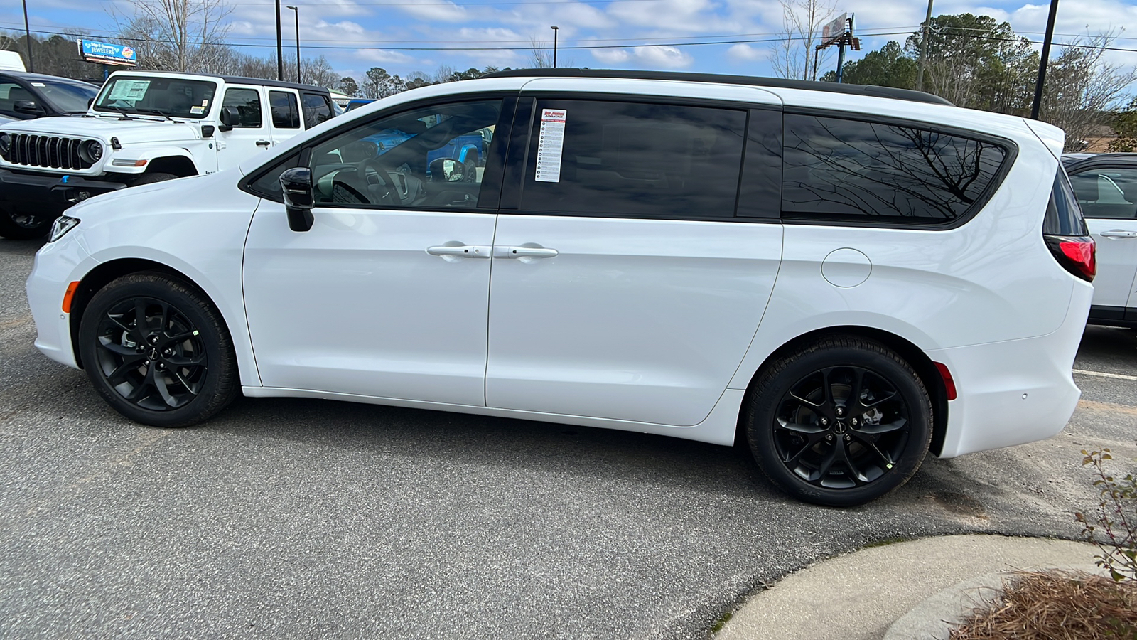 2024 Chrysler Pacifica Limited 7