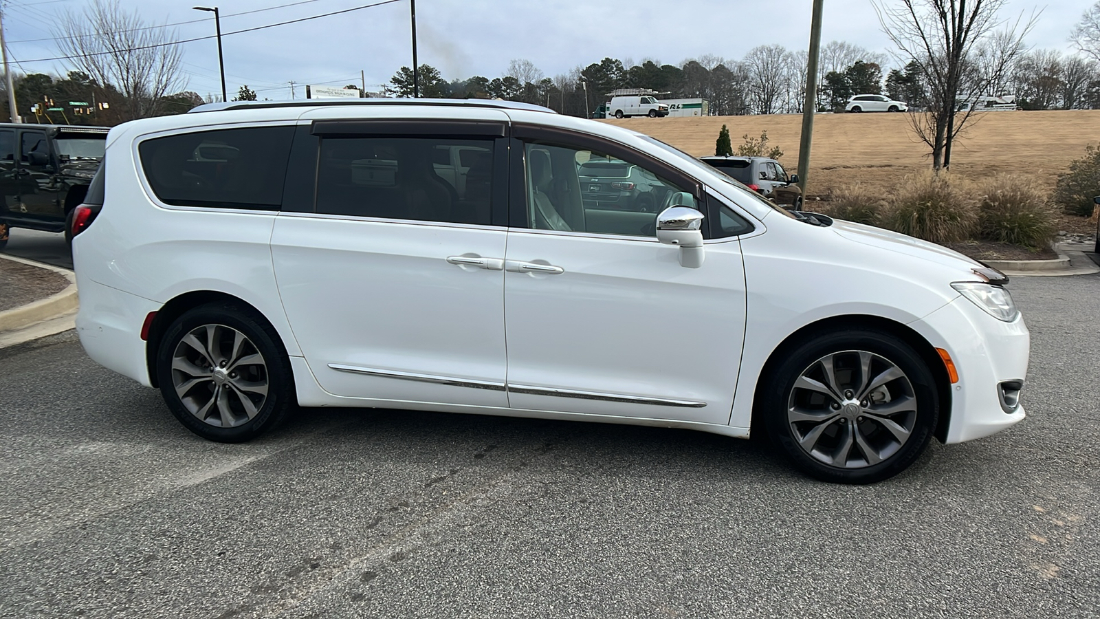 2018 Chrysler Pacifica Limited 4