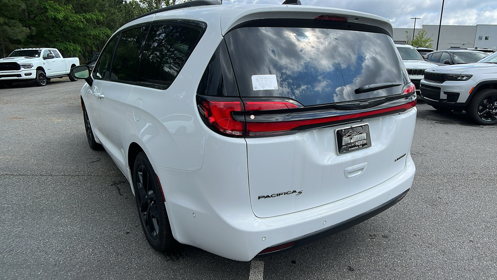 2024 Chrysler Pacifica Limited 7